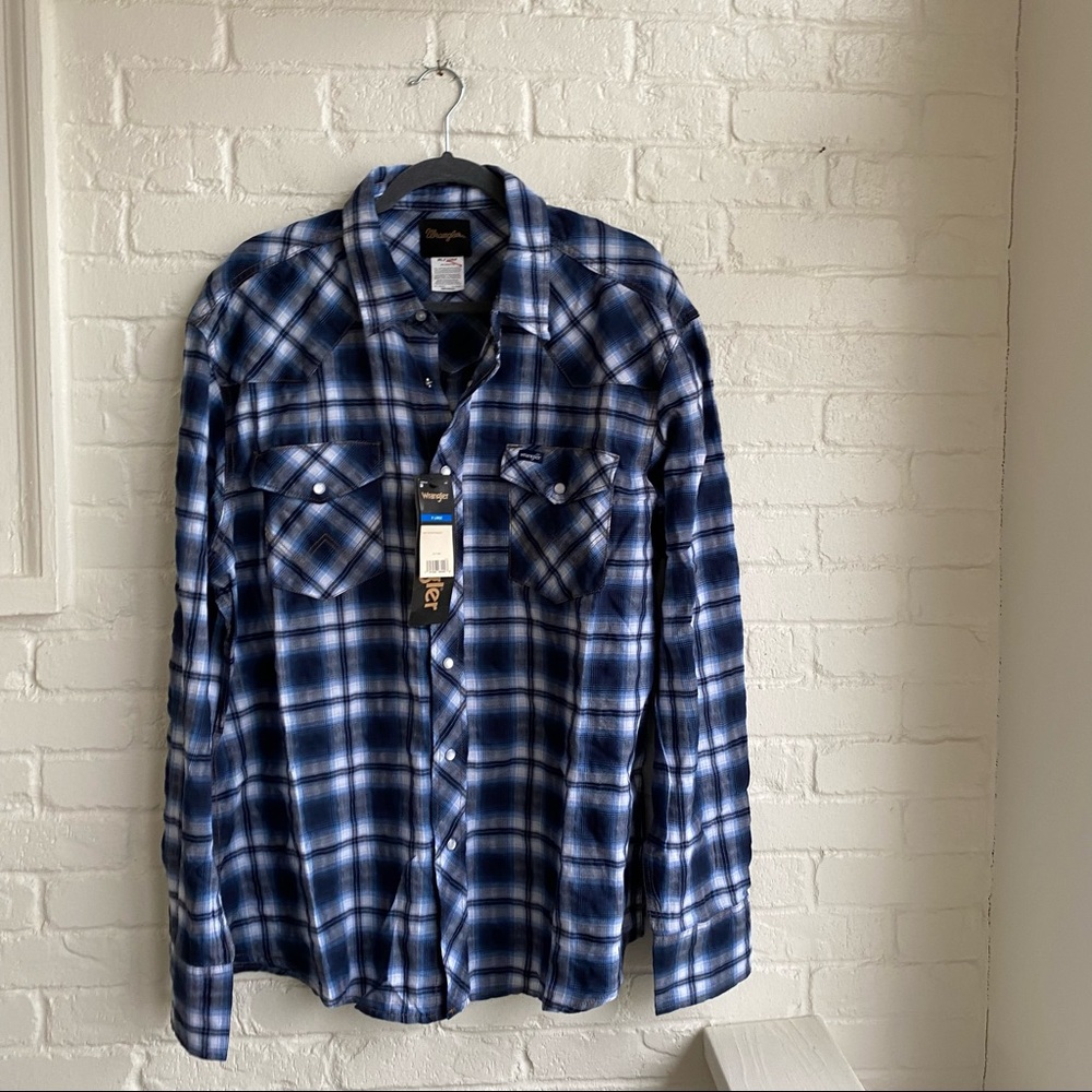 NWT Wrangler Plaid Button Down Shirt Size XL